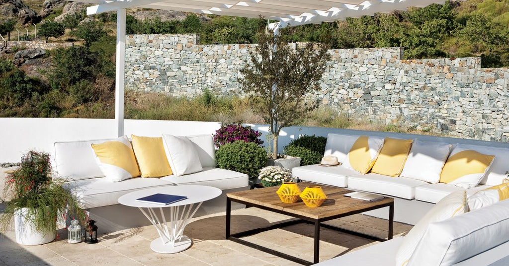 Durability Meets Style: How to Choose the Perfect Outdoor Furniture for Every Season